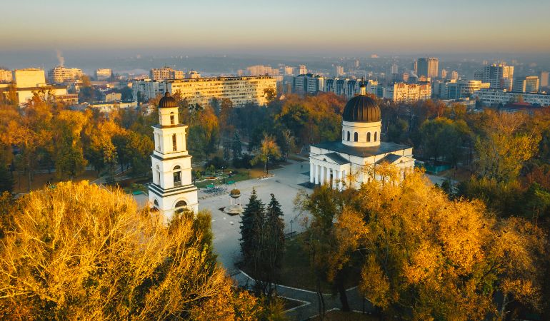 Send Money from the UK to Moldova